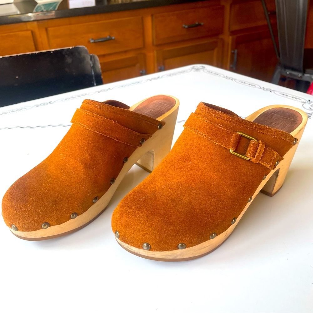 GAP suede & leather wood clogs